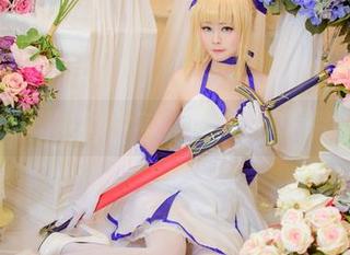 Arty亚缇的定制女友：这作品，外星人都想要！