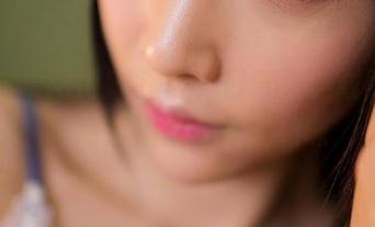 GIRLT果团网 – 深吸一口气，下载莫雅淇的高清温柔，细细品味