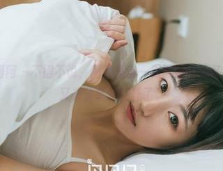 GIRLT果团网 – 不得不说，图集里有一对眼镜挺能打的，莫雅淇又来分享新花样了。
