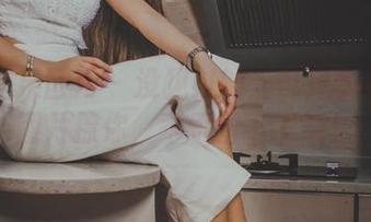 GIRLT果团网 – 没见过的圣诞风莫雅淇用图片撩你，乖乖留下下载！