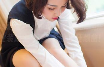 IMiss爱蜜社 – 小丽莎萌萌哒私拍：当职业装遇上写真，办公室狂想曲！