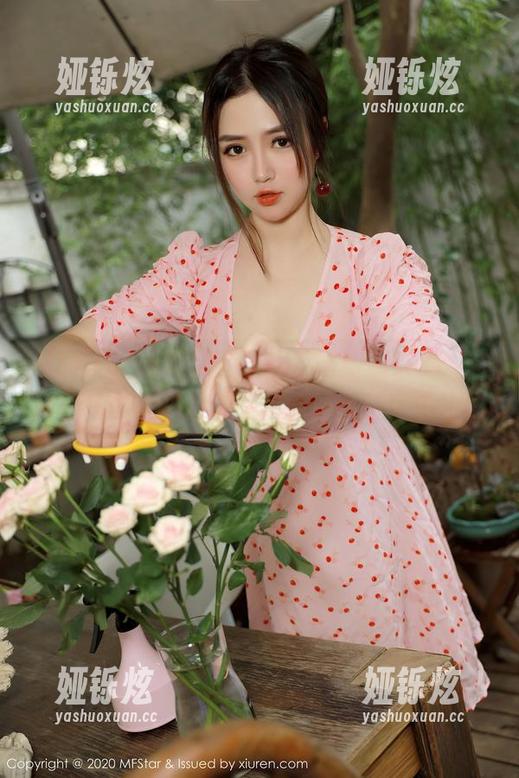 MFStar模范学院 - 水手服新篇来了，甜筒晓彤的作品集似乎总能让我持续关注。