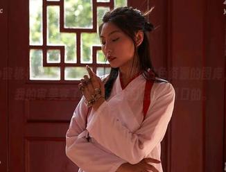 MiiTao蜜桃社 – 看！陆萱萱Cecilia白色资源的图库，难道是我的审美变了吗？好像还挺合我胃口的。