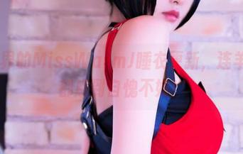 COS界的MissWarmJ睡衣更新，连羊羔毛都感到自愧不如！