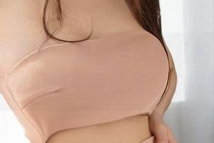 UGirls尤果网 – 教室与张熙儿的默契——原图真他们的不羁姿态，形同梦游。