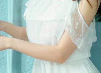 UGirls尤果网 – 高清图片，王语纯JK的魅力在这里晃荡，不信你瞧。