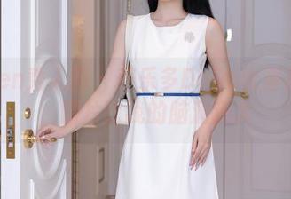 Xiuren秀人网 – 养乐多DoDo比基尼在线，图片比我的脑洞还大