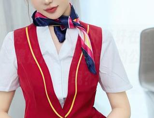 Xiuren秀人网 – 看！叶梦轩在这高清礼服照片里像是从梦里走出来的公主，岂不美哉？