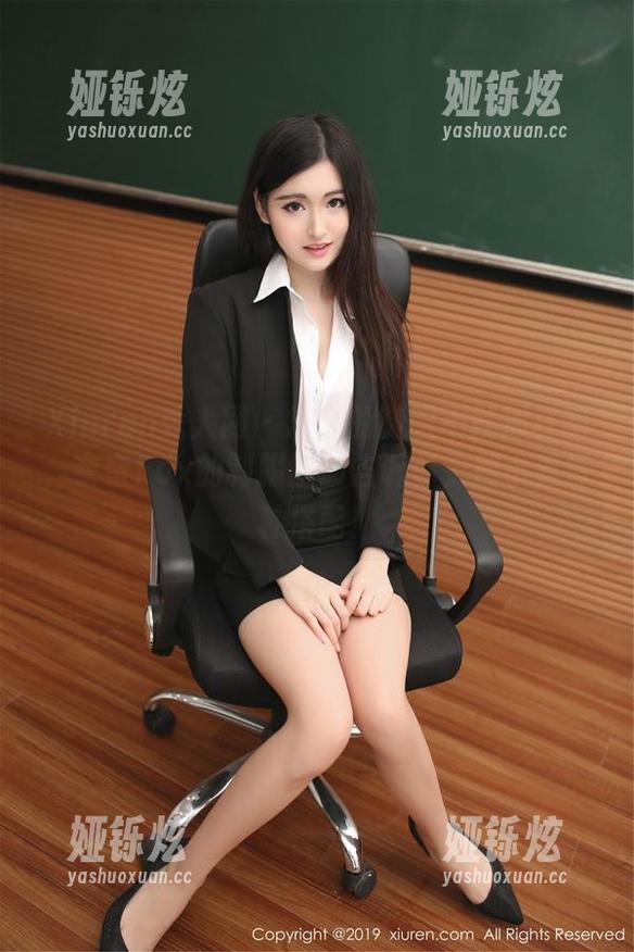 Xiuren秀人网 - 常见的制服不就那样嘛，奈奈Fox的制服图册告诉你，别小看每种搭配！