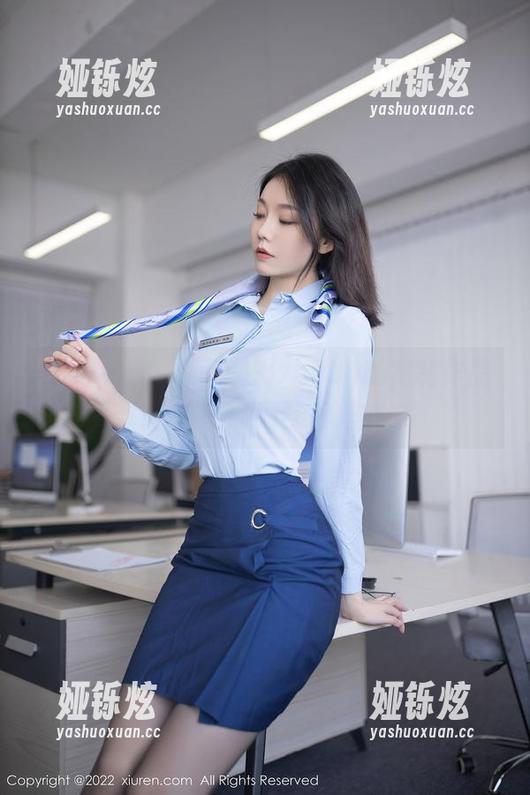 Xiuren秀人网 - 汐汐baby的定制作品：清纯的外表下藏着些啥？