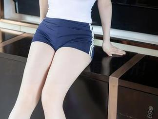 Xiuren秀人网 – 随性又有趣，邹晶晶女王的毛衣系列美图大公开！