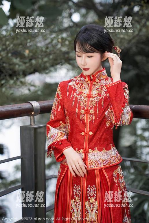 Xiuren秀人网 - 在雨儿baby的教室，精选写真小道场，书本就在角落里发光