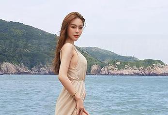 YouMi尤蜜荟 – 艾小青的图库：沉醉于裸色，给你的小脑袋喂点料