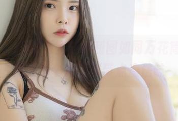 Yuka(유카)的万圣节福利图如同万花筒，图片里的每个角度都带点魔法味