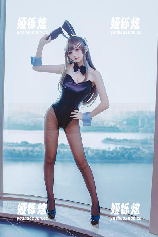 coser衣衣 一张定制修女写真,coser衣衣带你走进另一种“神圣”的幽默空间~