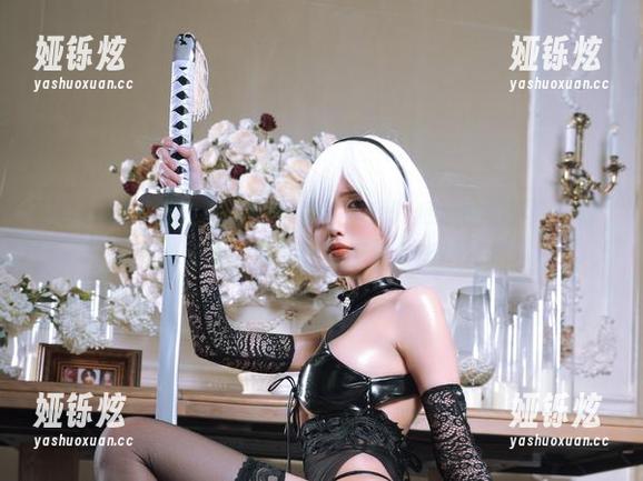 看eliza喵喵的兔女郎图片时，我的脑海里都浮现出萌萌的兔耳朵，那样的搭配简直难以抵挡。