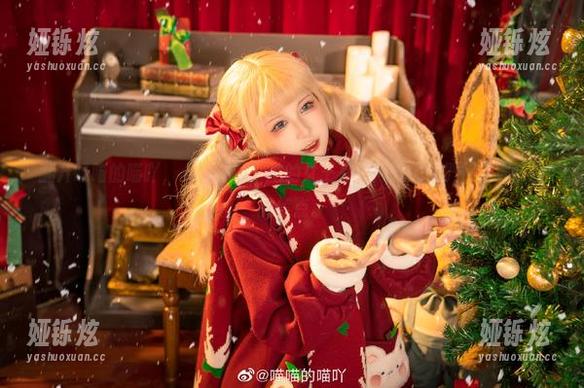 翻开喵喵的喵吖，必须得说，她的女王是如何愉快地俨然成为画面的焦点。