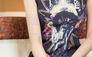 头条女神 – 在玩儿奶牛的私房里，幻雪儿给我们带来了一波牛气十足的图片！