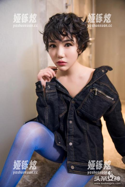 头条女神 - 把月音瞳的修女写真分享给你，来，跟我一起”归正“吧！