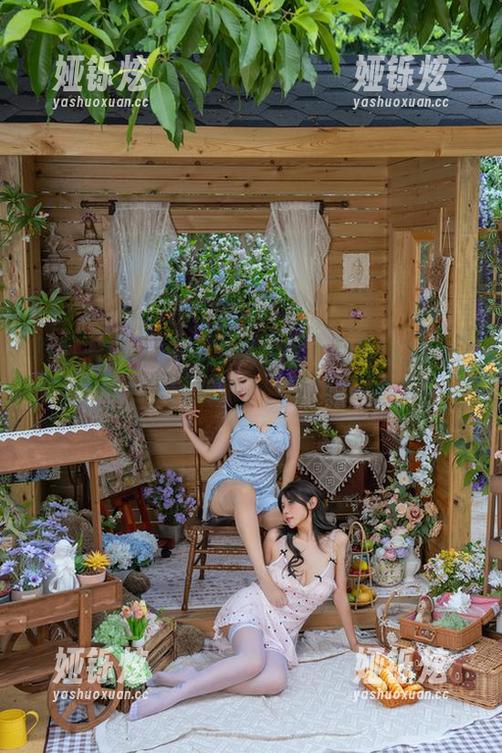 不如把奈汐酱Nice的圣诞合集壁纸当成“节日圣物”，可好？