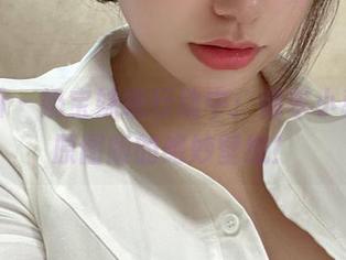 微密圈 – 奶宝妹纸行动中：随车小秘书，原图版的绝妙壁纸！