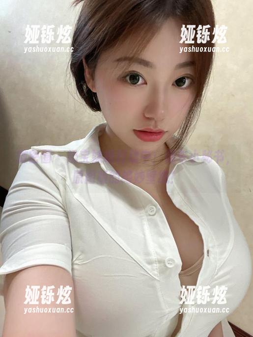微密圈 - 奶宝妹纸行动中：随车小秘书，原图版的绝妙壁纸！