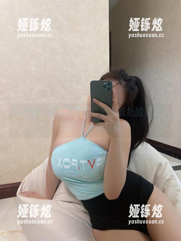 奶宝妹纸 微密圈 - 纯白写真集:奶宝妹纸的资源,像羽毛一样轻盈