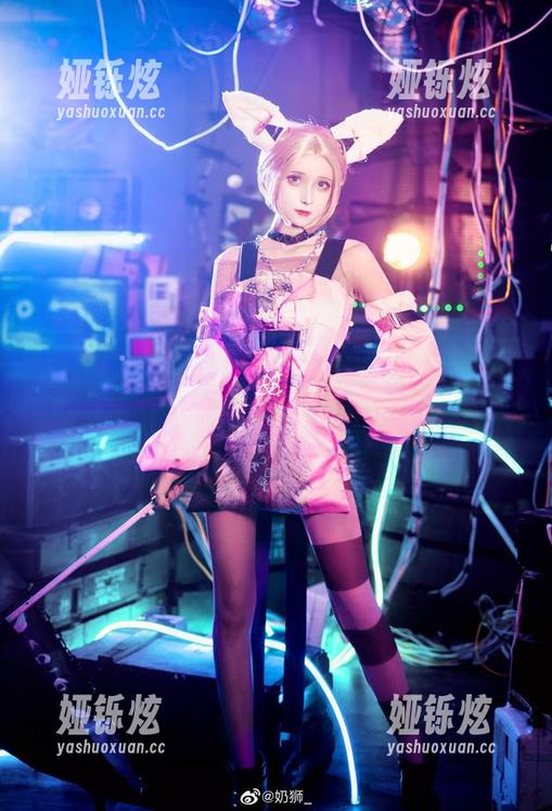 奶狮不咬人请客：高清户外写真，看到我就停不下来！