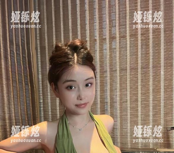 微密圈 - 墨绿内裤色彩里的奶雯，私房合集惊喜不断