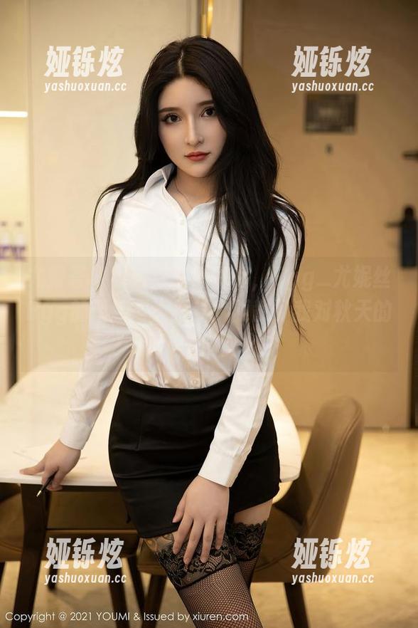 尤蜜荟-Egg_尤妮丝Egg 尤蜜荟 - 眼镜与诱惑并存,Egg_尤妮丝Egg的最新写真更新,驱散了我对秋天的烦闷。
