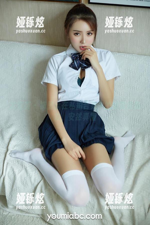 尤蜜荟 - 裤里丝在私拍合集中的甜蜜杀伤力，安然真懂