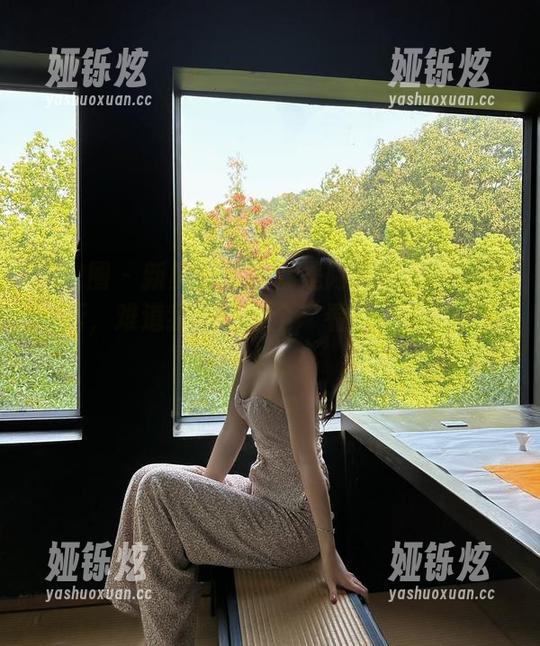 微密圈 - 新鲜出炉！就是阿朱啊透明图包更新，难道我们有了个“看透一切”的博主？