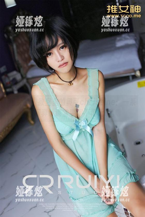 推女神 - 教室里的黄可christine：一系列写真让课堂变得不再无聊。