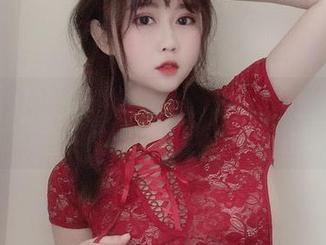 最喜爱的间隙——是依酱吖女友在最新图册中的搞怪攻击！