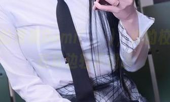 照片里的普美Bomi(보미)，她的校园故事在耳边轻声细语