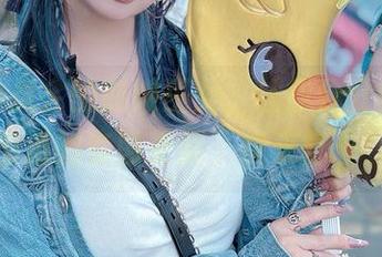 月城委员会的狐娘巫女，让你分分钟想要出道的套图更新，快来打卡！