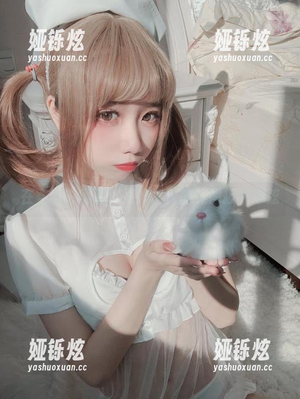 在赛博中舞动，果咩酱w的美图撩人心弦