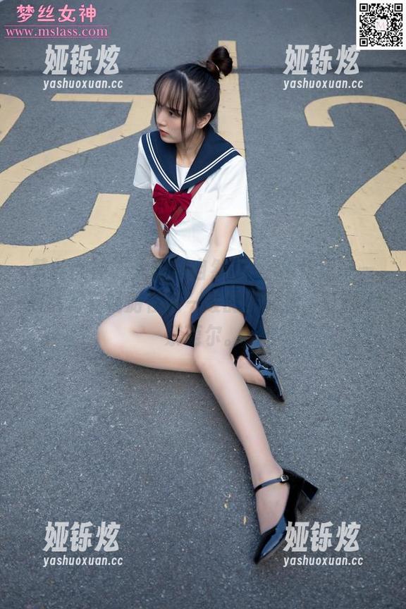 梦丝女神 - 火车超自然，玥玥出行记——高清写真畅游在谜一般的次元里，让我不禁莞尔。