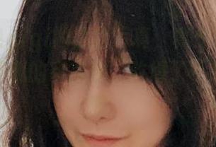 看着樱晚gigi的黑色写真，真想用原图去盘点一下我的审美观，改得了不改不得来哪。