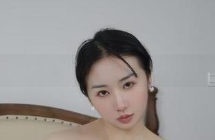 微密圈 – 瑜瑾u的网袜精选：打破单调的低调与俏皮