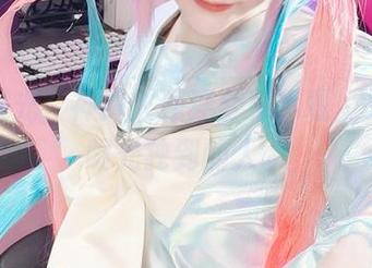 白得发光，神探火狸狸全集下载，只送给眼光独到的人。