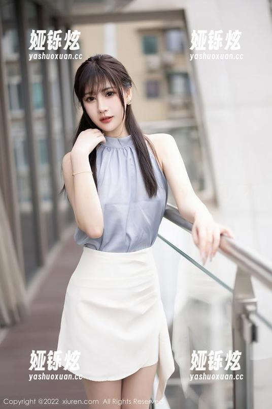 秀人网 - 最新写真：南乔的吊带戏码，不看你会后悔哦