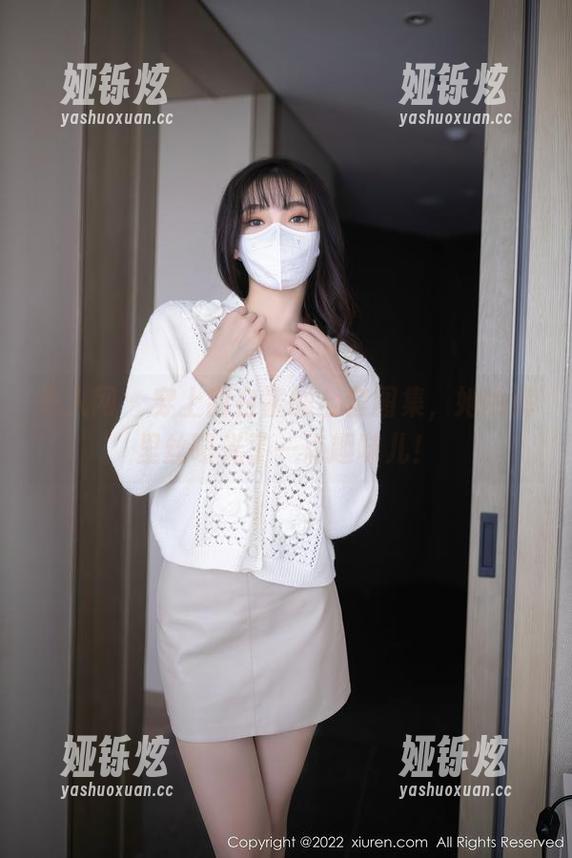 秀人网 - 穿上甜白酱的全套图集，她的裤里丝曝光了一点趣味儿！