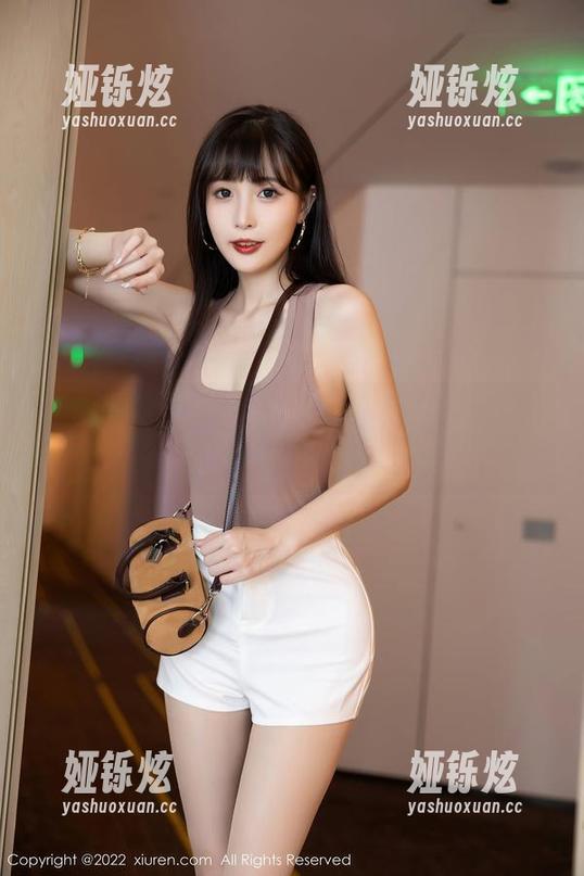 秀人网 - 修长美腿的黑丝印记，葛征不容错过的作品