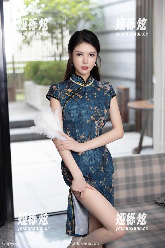 秀人网 - 软软roro的温柔在黑暗中闪烁着，虽然是无圣光，但难免让人想多。