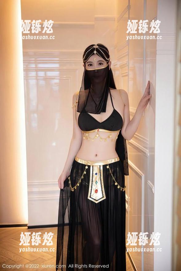 秀人网 - 女友一秒变身，闫璐璐的私房作品太会玩了吧。