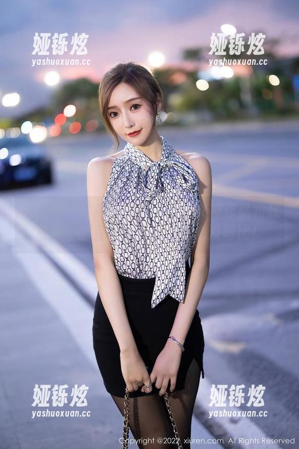 秀人网 - 图库里的鹿小茜：女神作品和我眉头上的豆豆比起来，真心没得比！
