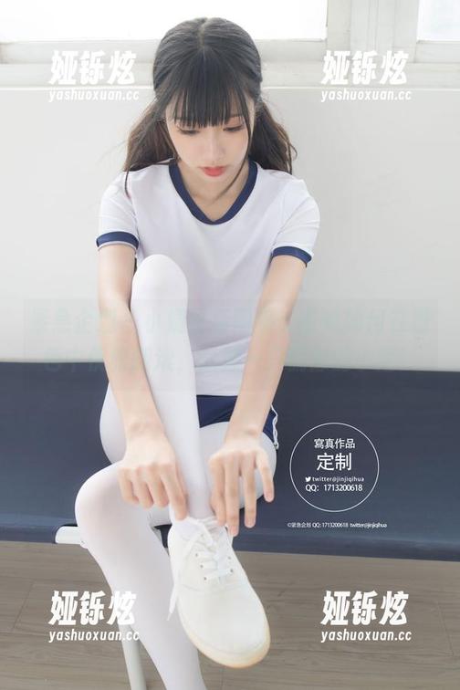 紧急企划 - 小婕最新图集，看她如何在粉色中优雅翻滚，就像一只慵懒的小猪！