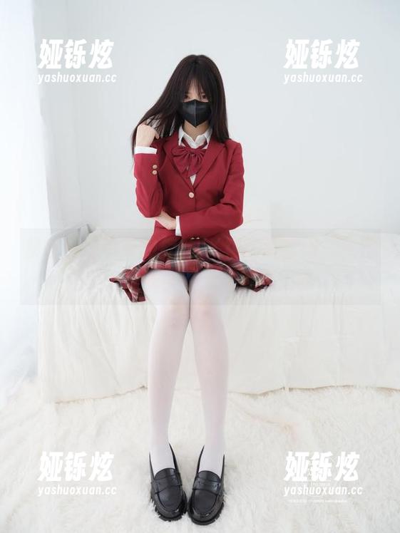 紧急企划带来的棕丝JK裙高清套图，一定是美得让我实在无法专心工作。