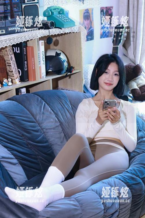 绮梦摄影 - 子涵的女友写真集，下载后是否能给你一点怦然心动的错觉呢？